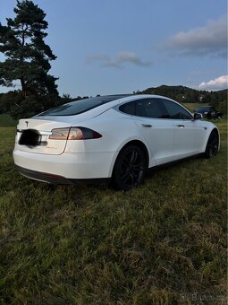 Tesla model S  85 P - 4