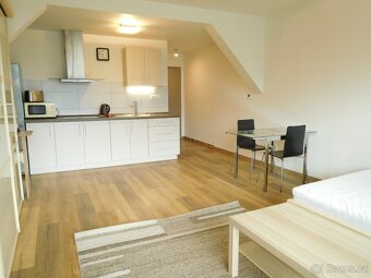 Pronájem pěkného apartmánu 1+kk s balkónem, parkovacím stání - 4