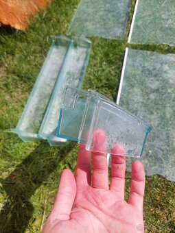 Police z lednice Liebherr - 4