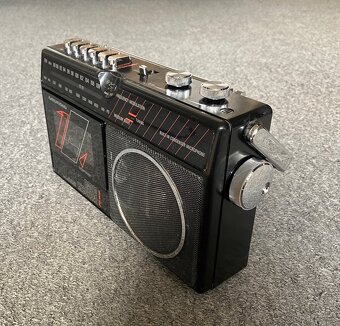 Radiomagnetofon GRUNDIG RR 245 - 4