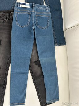 Oblečení 146/152 - 4