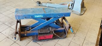 Jámový zvedák 2000Kg Hydralicky - pneumatický 2ks - 4