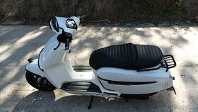 Skútr Keeway Sixties 125 - 4