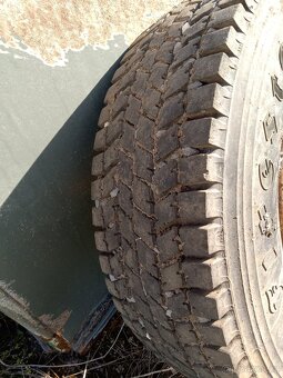 Pneu 285/70 R 19.5 - 4