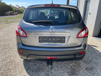 NISSAN QASHQAI 1,6 BENZÍN NAJETO POUZE 45000KM - 4