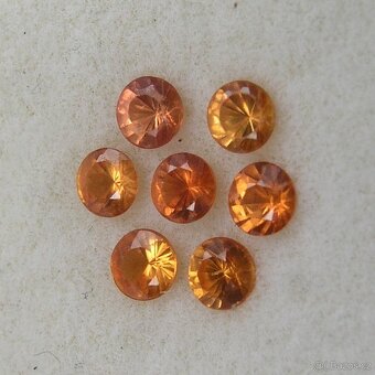Safír-kulatý-0,12 ct./kus - 4