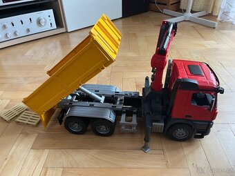 BRUDER NÁKLADNÍ AUTO - 4