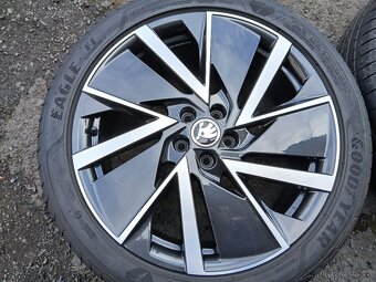 Prodám sadu Orig ALU kol Škoda 215/45R18 letní - 4