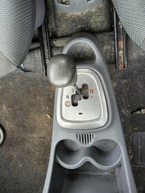 Toyota Aygo 2006 AUTOMAT 1,0i 50kW 1KR - DILY Z VOZU - 4