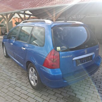 Peugeot 307 1.6 benzin automat r.v.2002/10 7 míst - 4