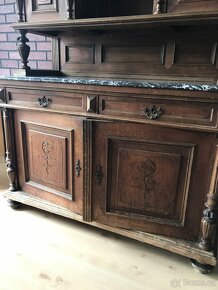 Starožitný kredenc - 4