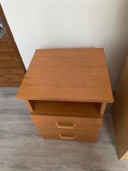 2x noční stolek - 4