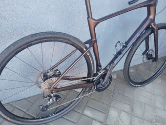 Giant Revolt Advanced L - 4