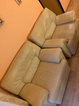 Kožená rozkládací pohovka a dvě křesla - 4