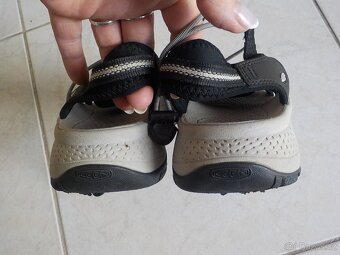 Keen jako nove sandály vel 37.5-černe - 4