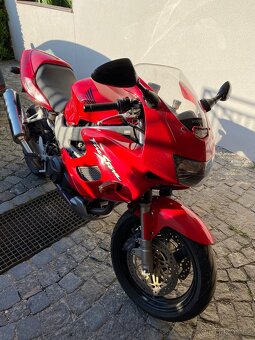 Honda VTR 1000F - 4