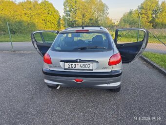 Osobní automobil M1Peuqeot 206 HATCHBACK Šedá Benzín 2001 - 4