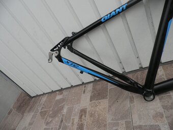 RÁM NA KOLO GIANT 26 - 4