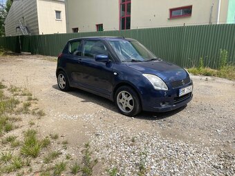 Suzuki Swift 1.3 i - 4