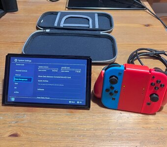 Nintendo Switch OLED Neon Blue & Red + příslušenství - 4