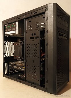 XEON 8vláken,16GB RAM,RX 570 8GB,128GB m.2,1TB HDD,WIN 11 - 4