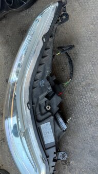 Přední světla Citroen c4 - 4