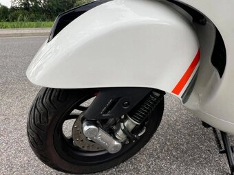 Vespa GTS 300 Super - 4