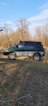 Mitsubishi Space Gear Delica - 4