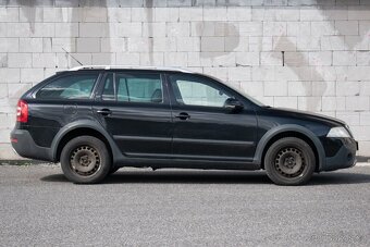 Škoda Octavia Combi 2.0 TDI 4x4 Scout - 4