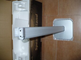 4 stojany na reproduktory LG ST-W5200 - 4