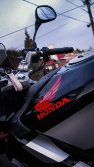 Honda CBR 125R - 4