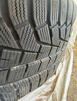 Pneu zimní Hankook winter 275/40 R22 - 4