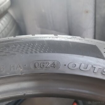 235/40/19 Hankook 2ks 7mm letni na Tesla ID - 4