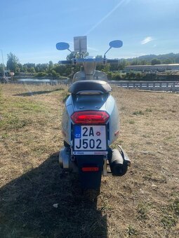 Lambretta V200 Special - design by Vespa - 4