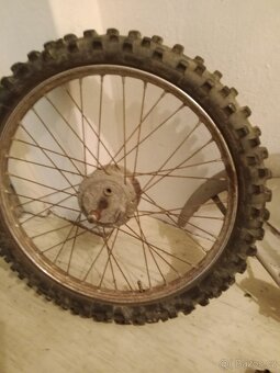 Stadion s11 ušák, policajt - 4