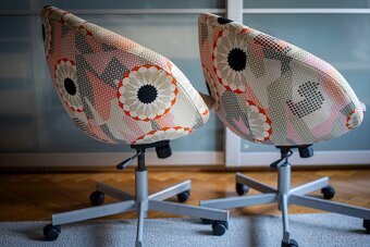 IKEA SKRUVSTA – otočná křesla na kolečkách (2 ks) - 4