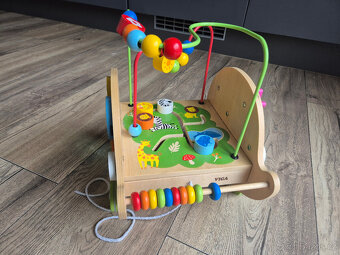 VIGA Dřevěná tahačka ježek s aktivitami 5v1 - 4