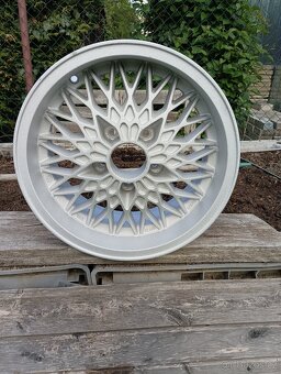 Mercedes kola 15 " - 4