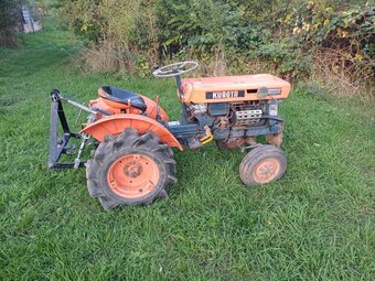 Prodám malotraktor Kubota B6000 - 4