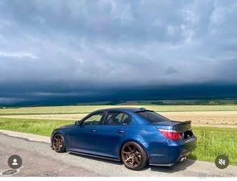 Podprahove lišty pro BMW Е60 Е61 - Černý Lesk - 4