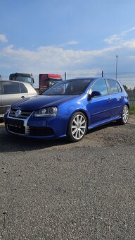 VOLKSWAGEN GOLF R32 - 4