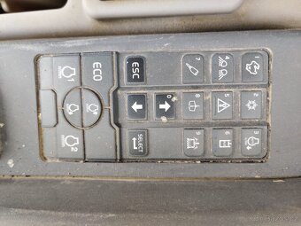 Mini pásový bagr Volvo ECR50D - 4
