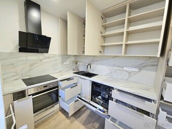 Luxusní byt 2+KK s balkonem na Těreškovové ulici, Karviná - 4