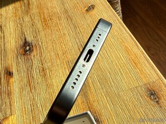 iPhone 15 Pro, 256GB, černý titan, top stav - 4