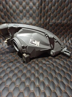 Levé přední světlo OEM Toyota Yaris I - 4