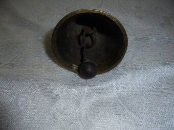 Prodám starý mosazný zvonek č,4 - 4