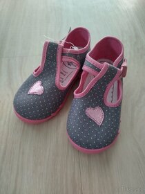 Nove dívčí bačkůrky vel. 25 - 4