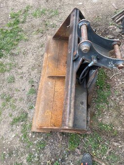 Hydraulická svahovací lžíce JCB - 4