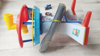 Drobné hračky: puzzle, kuličkodráha, auta, značky, Duplo.. - 4