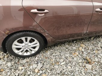 Kia Ceed - 4